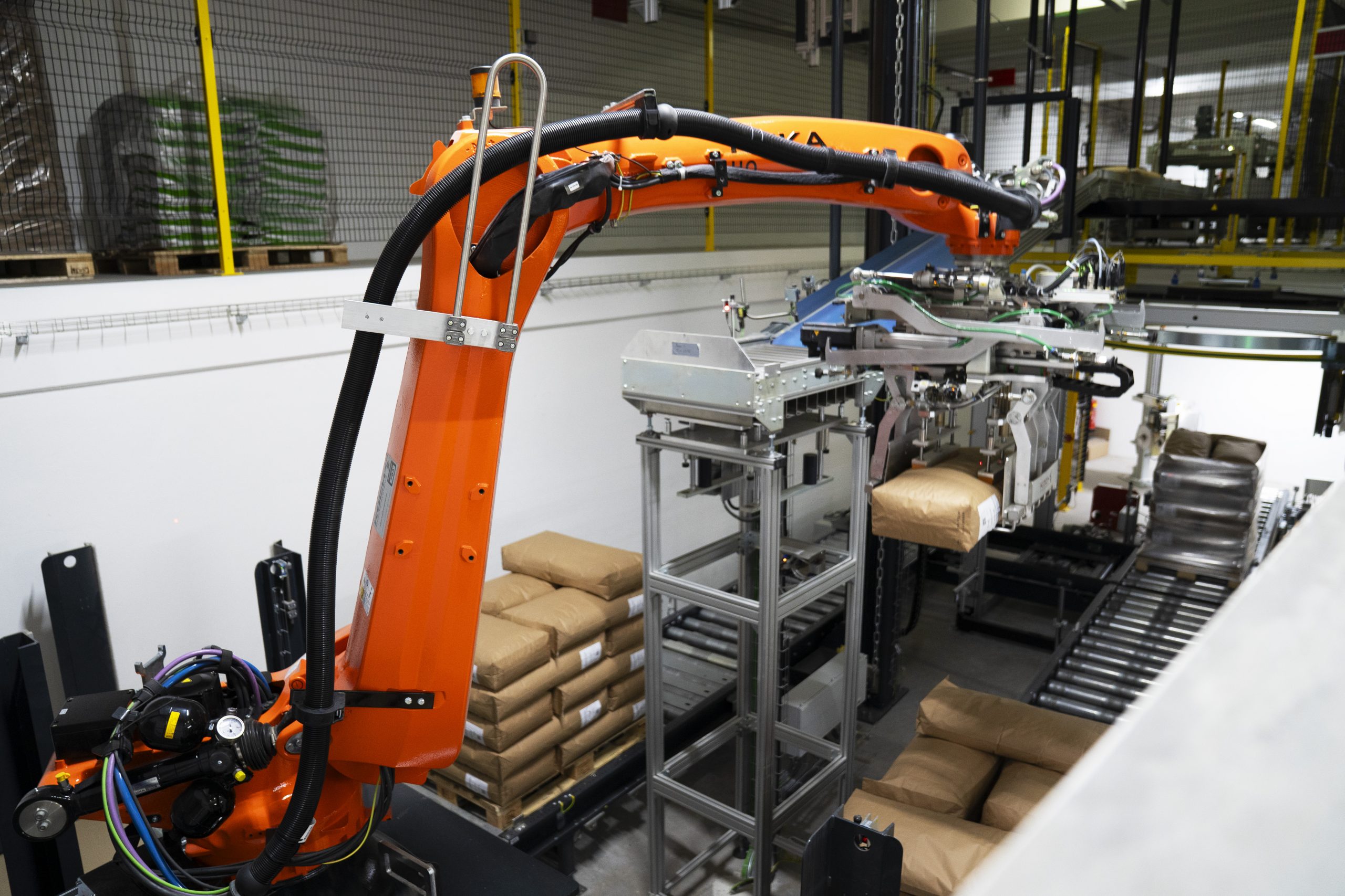 Strobl Natürmühle_KOCH_Platzsparende Fördertechnik für Palettierung