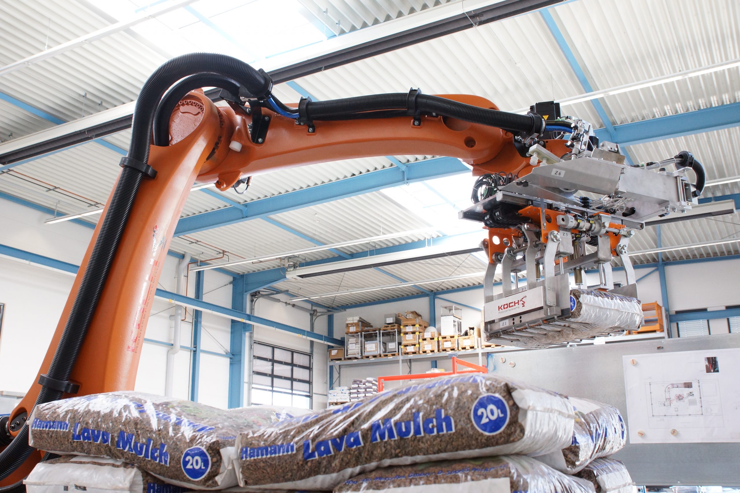 Vollautomatische Sackpalettierung mit Robotersystem von KOCH Robotersysteme